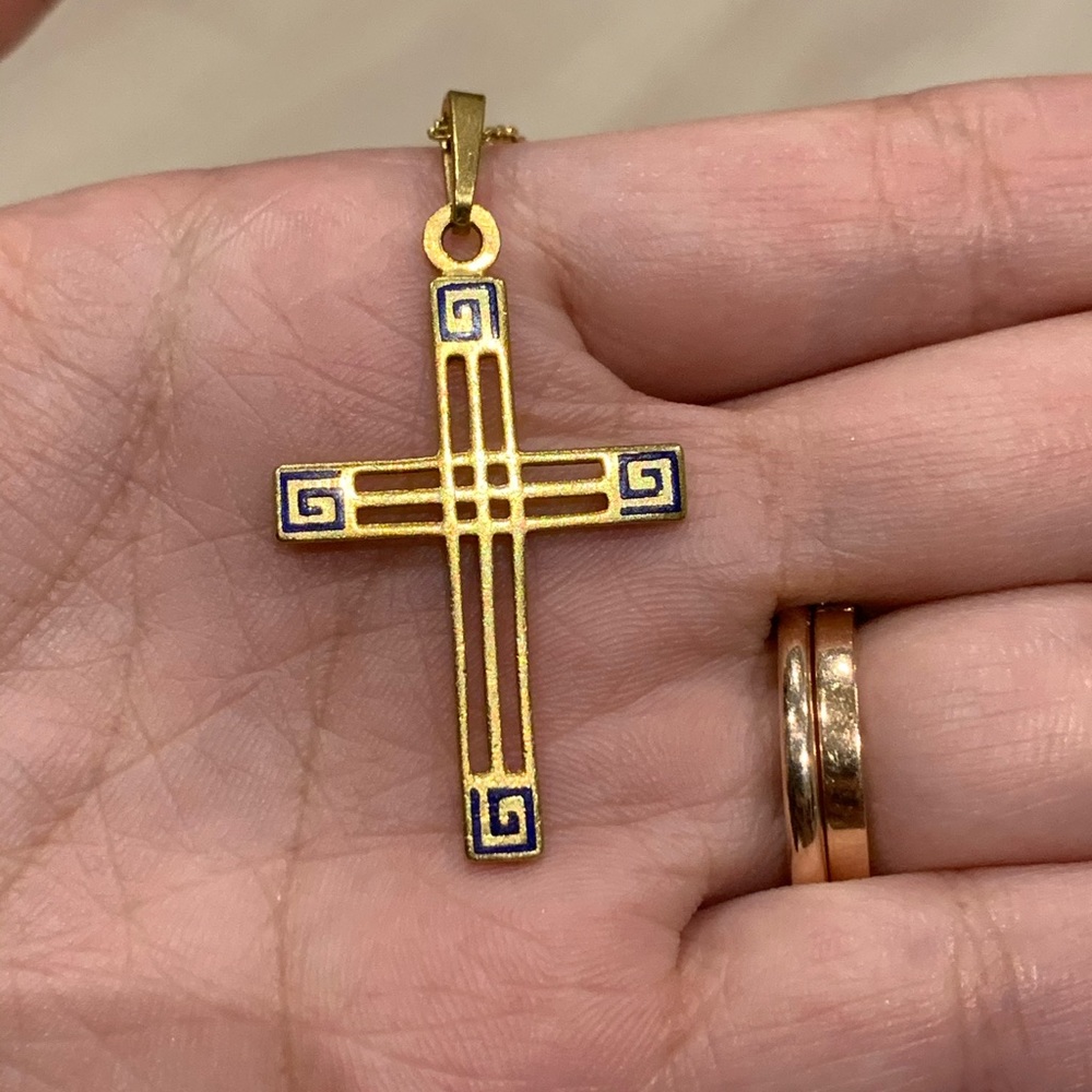 Solid gold 18k cross pendant